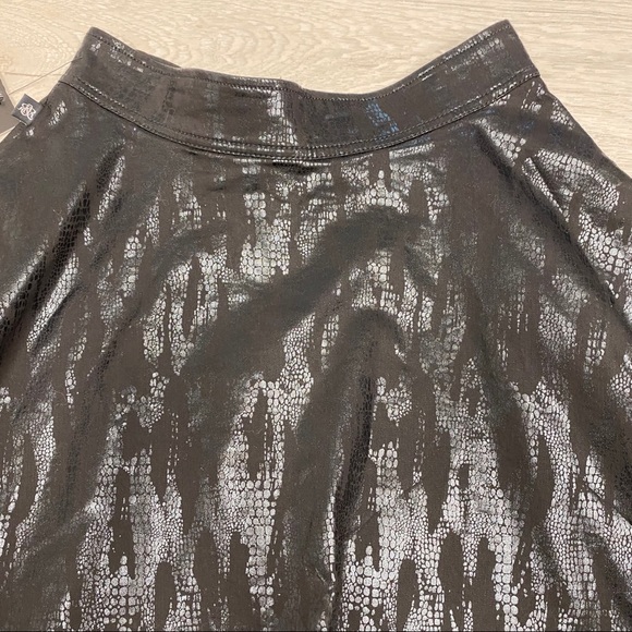 Rock & Republic Black Mamba Snakeskin Skirt Size 6 - Picture 4 of 14